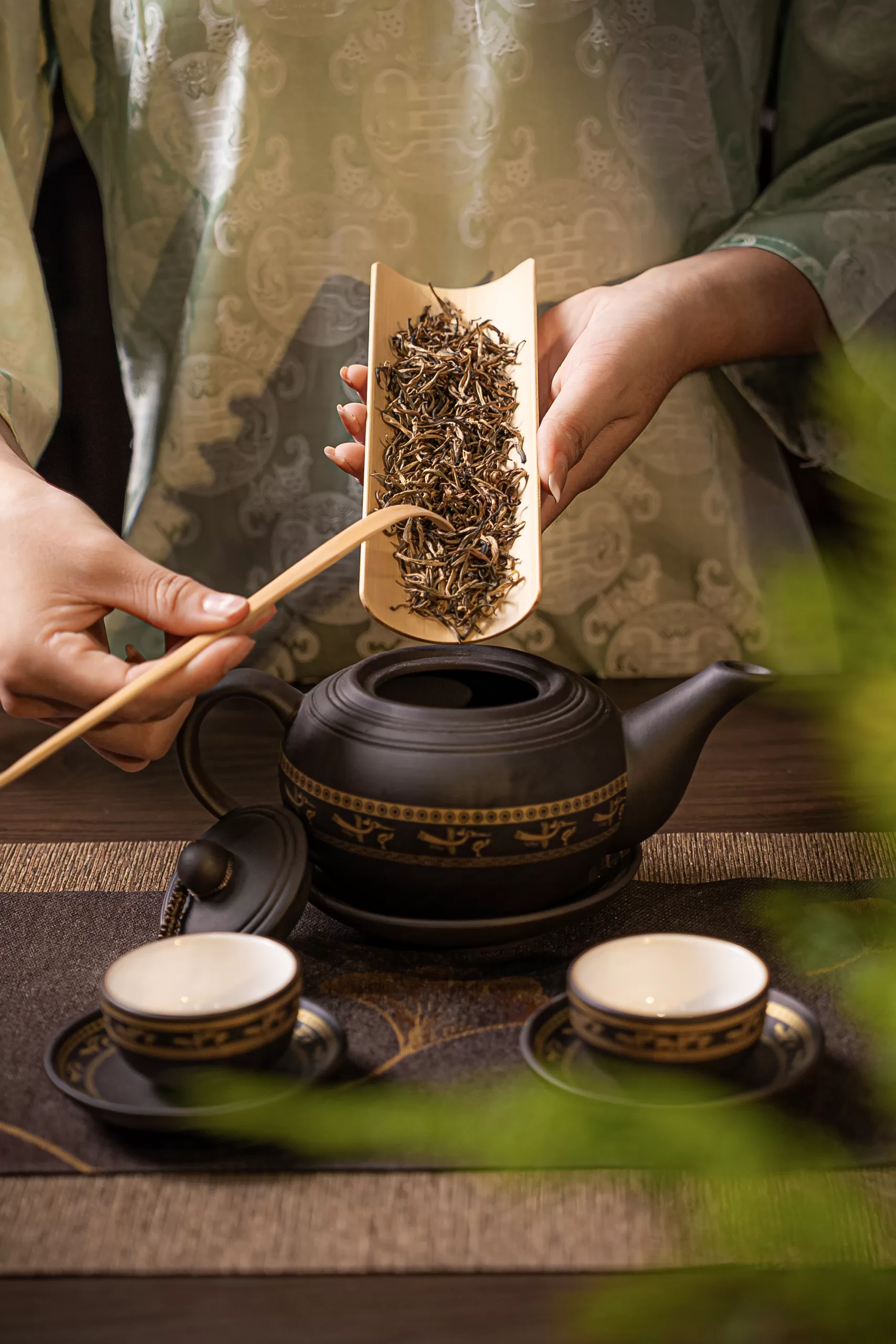 Cánh trà và sản phẩm Hồng Trà Tổng Thống — Dragon Tea Suối Giàng